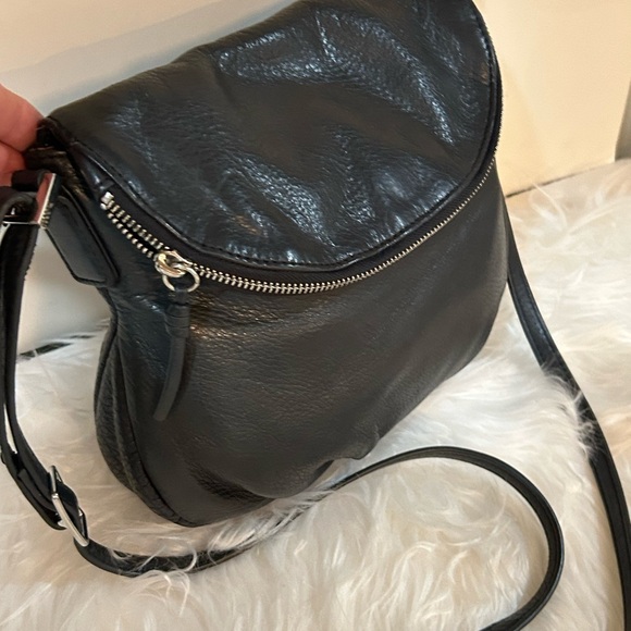 Margot Black Leather Shoulder Bag slouchy crossbody bag - Picture 4 of 8